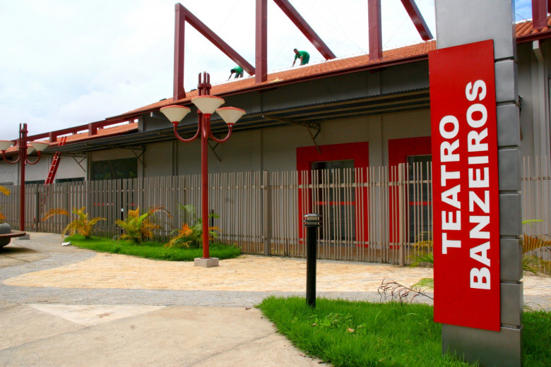 O evento acontece das 8h às 18h, no Teatro Banzeiros