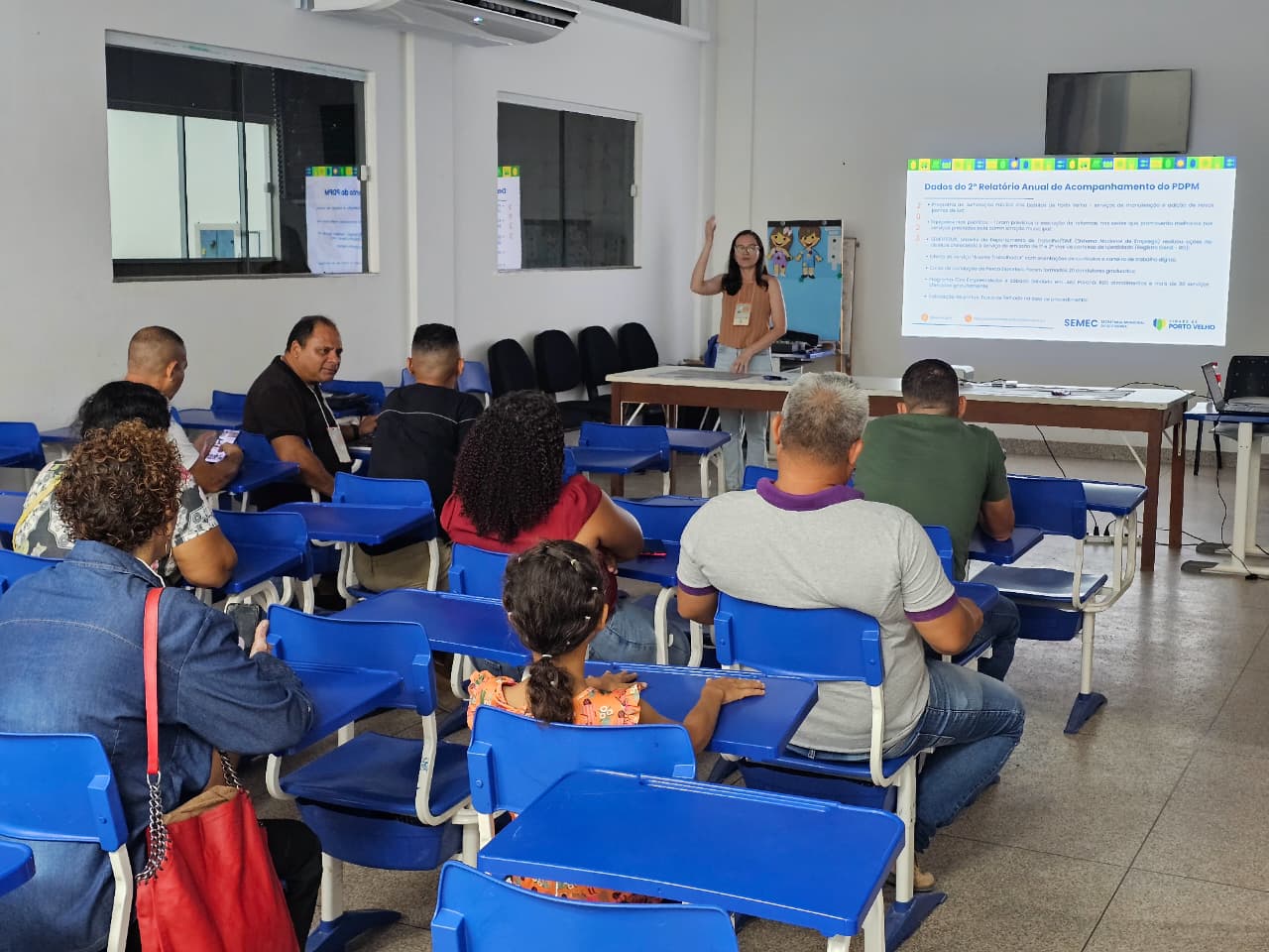 Encontros acontecem na escola municipal de cada distrito 
